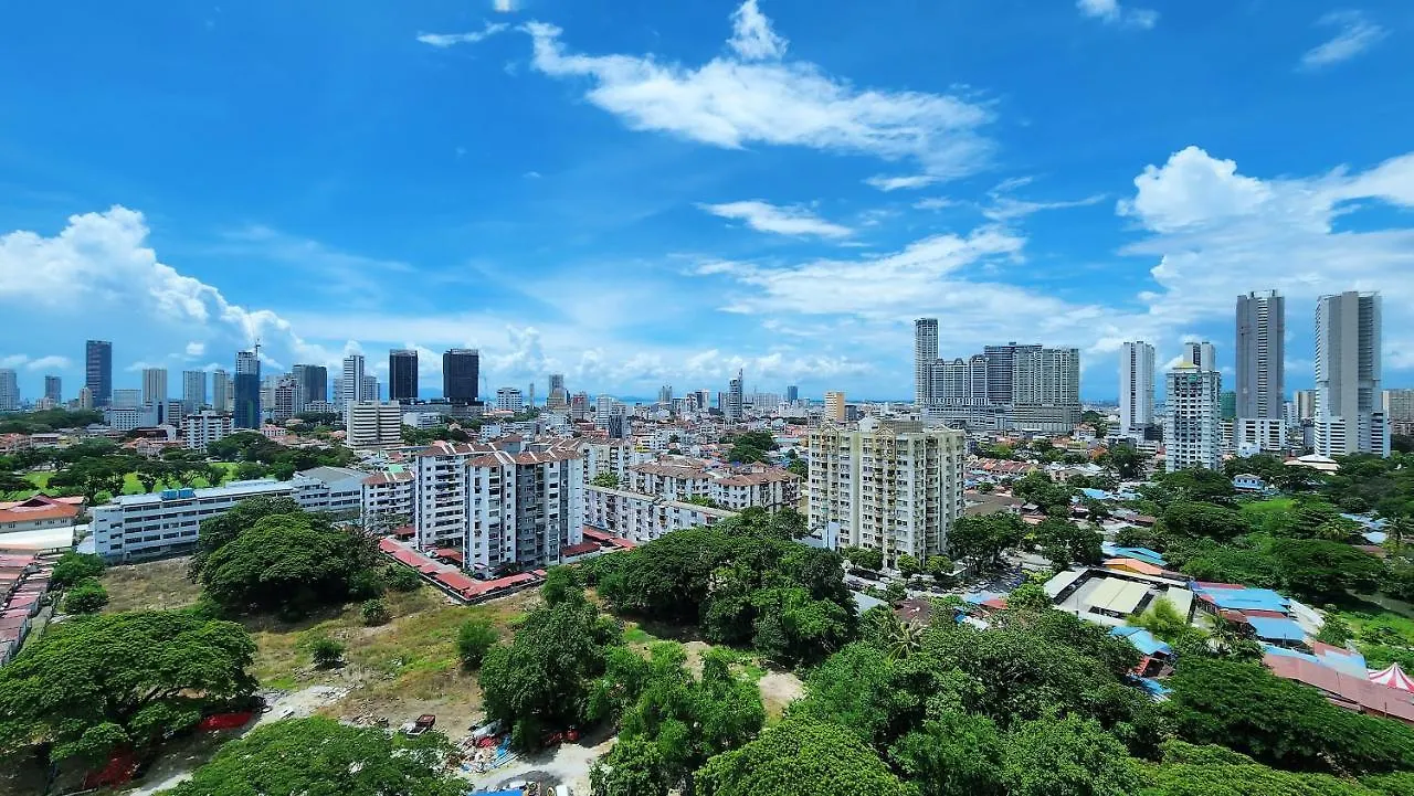 Skypool With Seaview 8Pax Beacon Executive Suites - Georgetown City Centre - 3Km To Komtar George Town